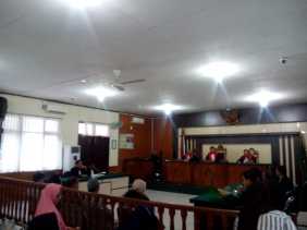 Eksepsi Tiga Dokter Terjerat Korupsi Pengadaan Alkes RSUD Ditolak Hakim