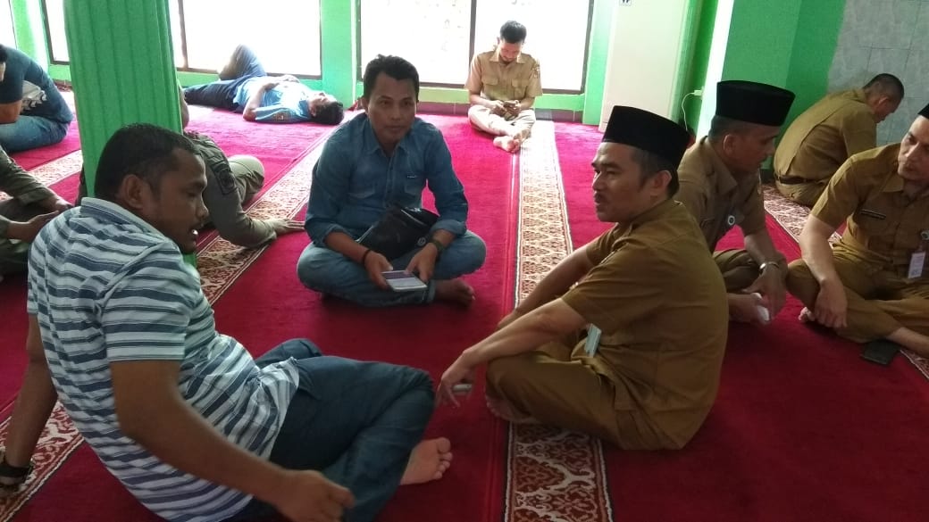 Jam Istirahat, ASN dan THL Habiskan Waktu Di Masjid