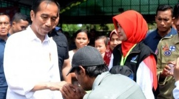 Besok, Jokowi Kunjungi Korban Tsunami Selat Sunda