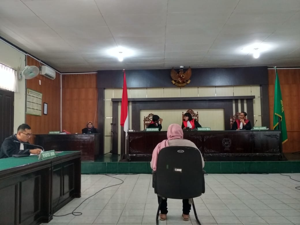 Korupsi Penerimaan PTT, Oknum Diskes Pelalawan Dituntut Empat Tahun Penjara.