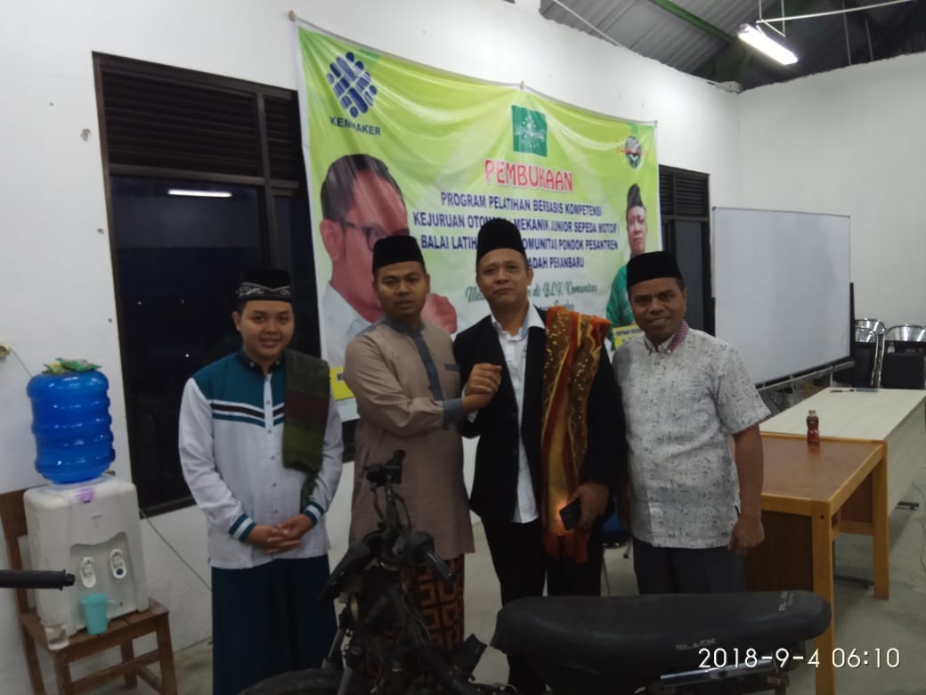 Tingkatkan Perekonomian Masyarakat, Camat Marpoyan Damai Buka Pelatihan Otomoif