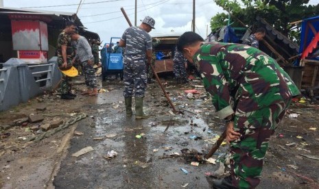 2.016 Personel TNI Diterjunkan Bantu Korban Tsunami